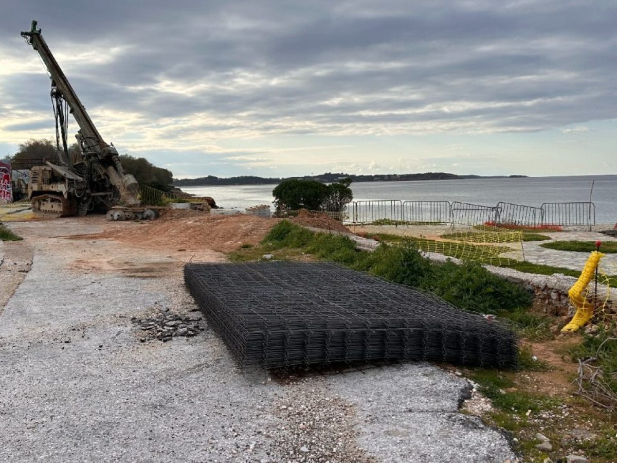 Ασφαλής πλέον η διάβαση στο «Σμαράγδι» στη Βούλα