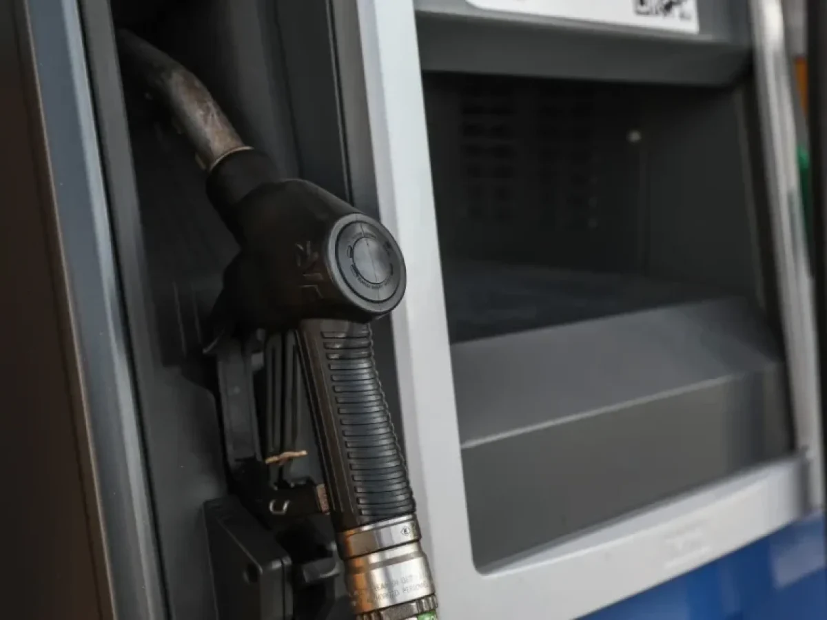 Ασπρόπυργος: Εταιρείες «ξέπλεναν» λαθραία καύσιμα – Ξεσκεπάστηκε κύκλωμα 9 εκατ. ευρώ, πως δρουσαν