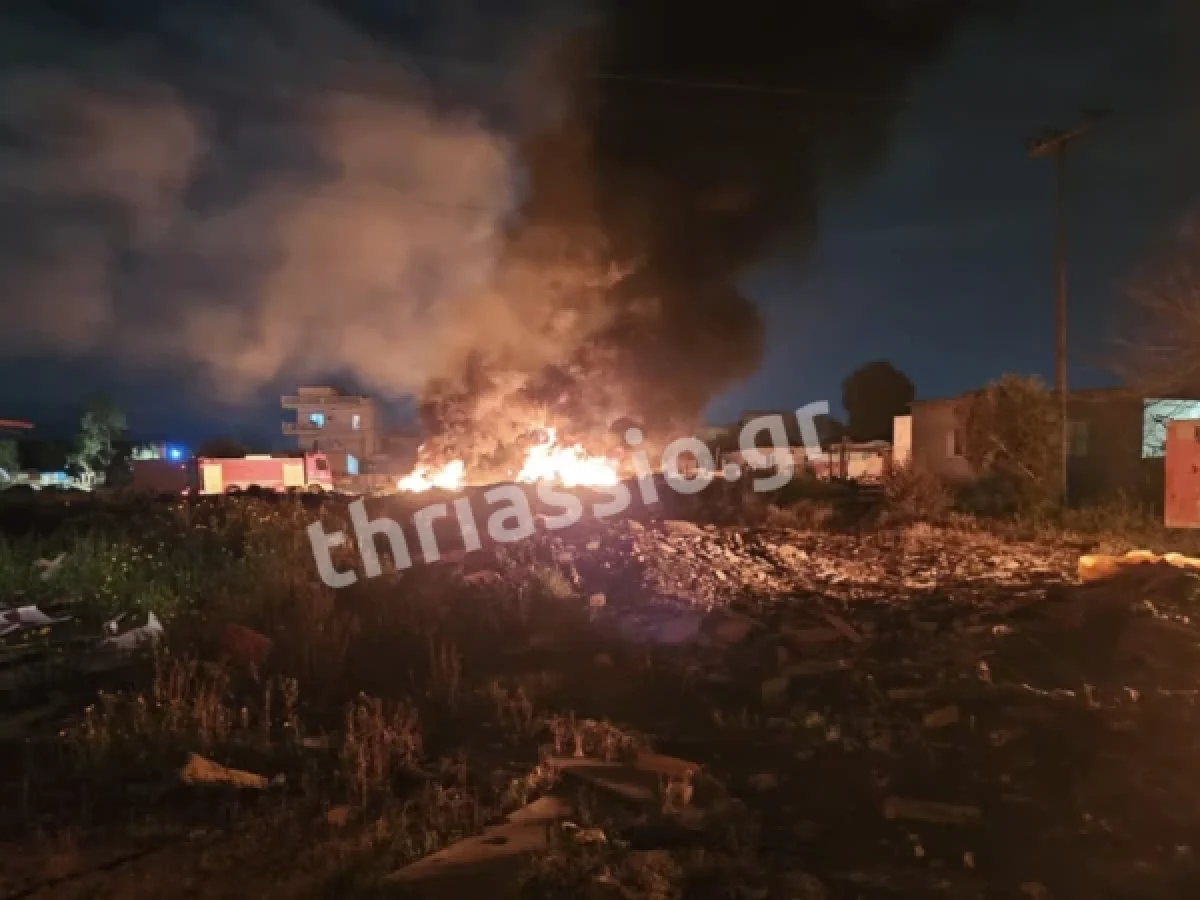 Ασπρόπυργος: Πυκνοί καπνοί από φωτιά σε μπάζα δίπλα σε καταυλισμό – Επί τόπου Δήμος, ΟΠΚΕ και Πυροσβεστική