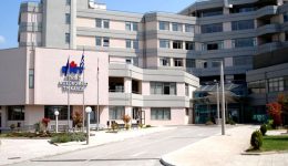 Άfanti-paramenoun-i-dio-kratoumeni