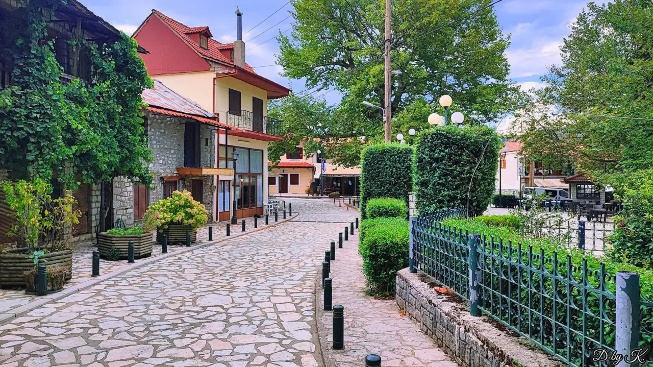 Άmpliani-ke-domnista-dio-choria-3