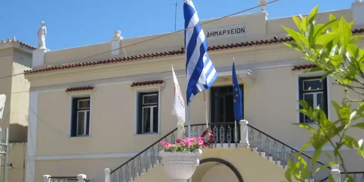 Άrgos-sto-trapezi-ipethrio-emporio