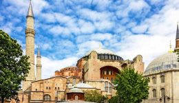 &Alpha;gia-sofia-sinelifthisan-dio-ellines