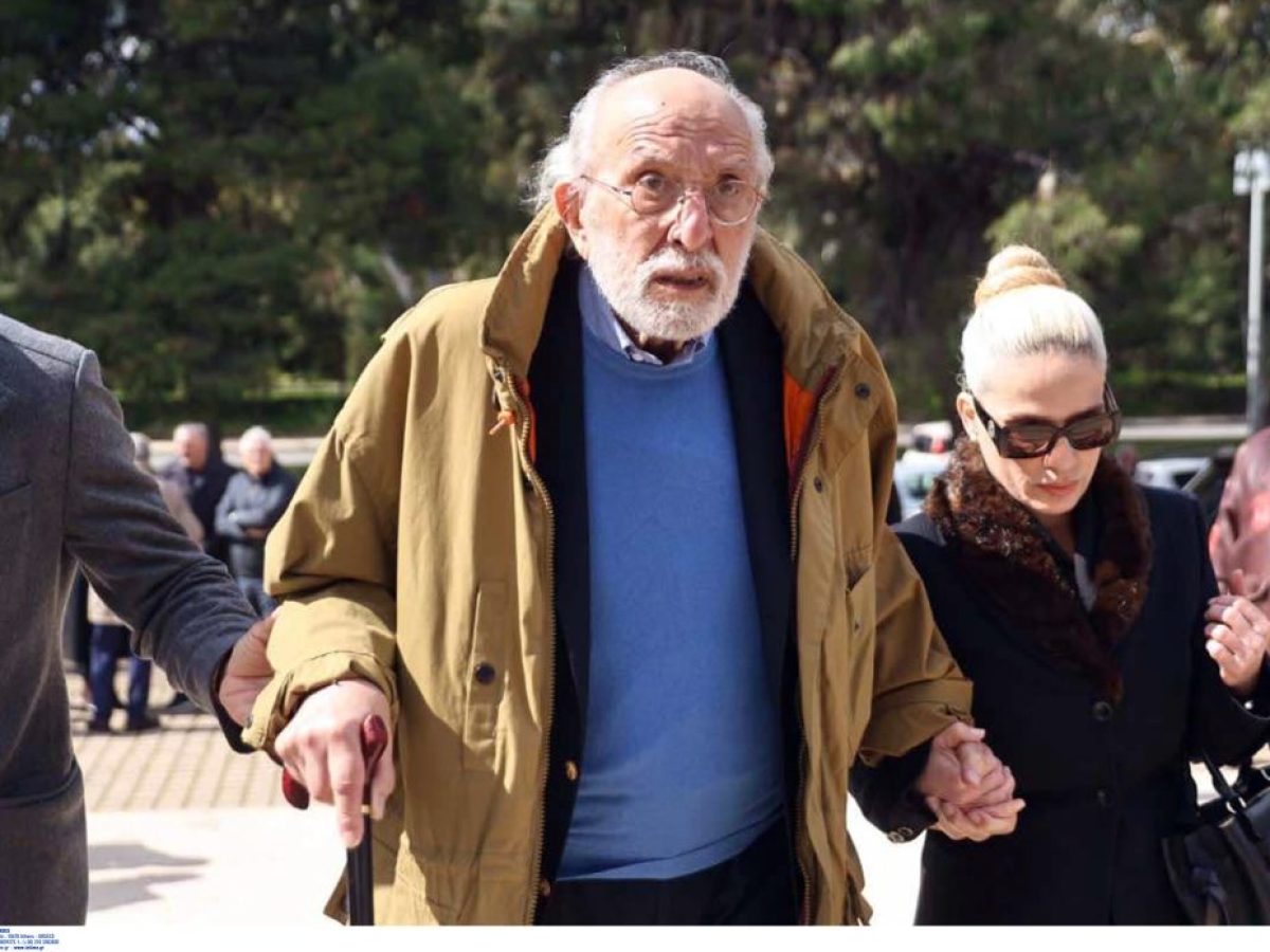 &Alpha;&lambda;έ&xi;&alpha;&nu;&delta;&rho;&omicron;&sigmaf; &Lambda;&upsilon;&kappa;&omicron;&upsilon;&rho;έ&zeta;&omicron;&sigmaf;: &laquo;&Epsilon;ί&mu;&alpha;&iota; 92 &epsilon;&tau;ώ&nu; &ndash; &Eta; &Tau;&zeta;έ&nu;&eta; &epsilon;ί&nu;&alpha;&iota; &eta; &alpha;&nu;ά&sigma;&alpha; &mu;&omicron;&upsilon;&raquo; (VIDEO)