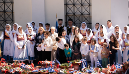 &Alpha;nasta-o-theos-stin-platia