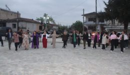 &Alpha;naviosan-paschaliatika-ethima-stin-pigi