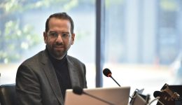 &Alpha;po-ton-periferiarchi-egkeniazete-to
