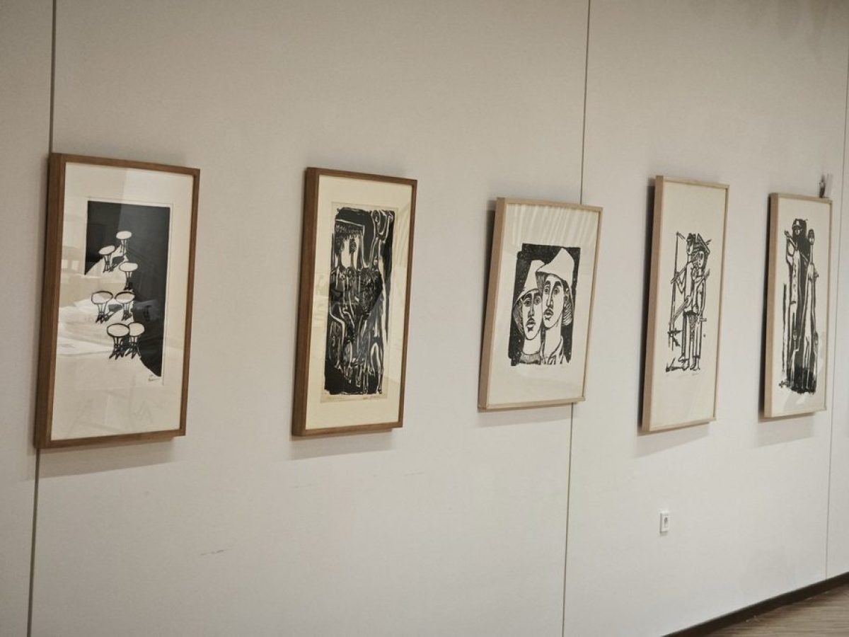 122 έργα αφηγούνται τη ζωή και την τέχνη της Βάσως Κατράκη στην Κοζάνη