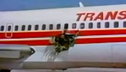 2-4-1986-ekrixi-vomvas-se-aeroplano