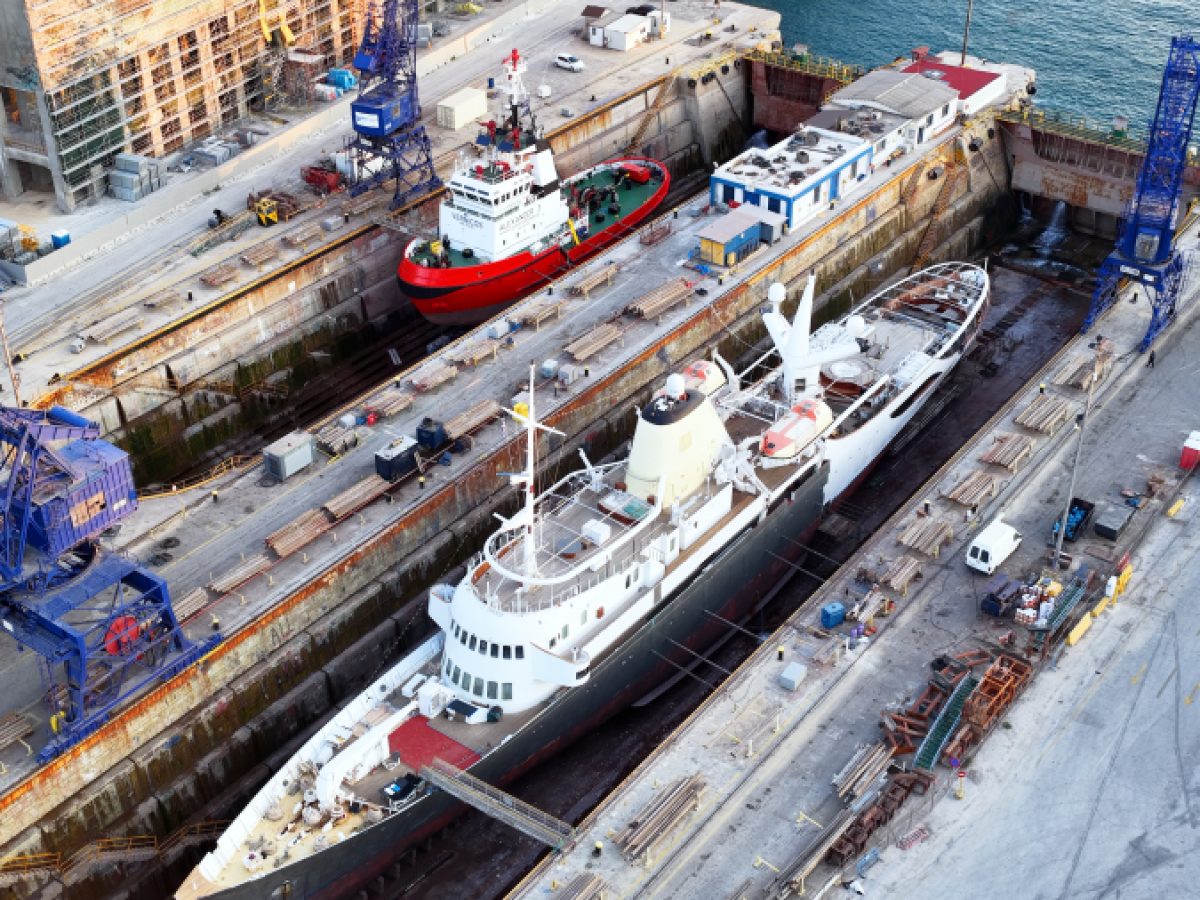 Christina 0: Πώς είναι σήμερα η θαλαμηγός του Αριστοτέλη Ωνάση που πωλείται 52 εκ. ευρώ (drone βίντεο)