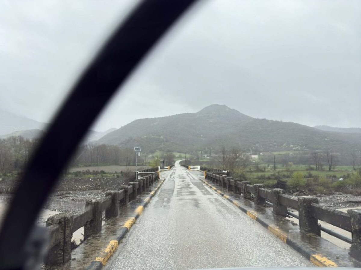 «Erminio» σε δράση: Στα ύψη η ετοιμότητα στα Τρίκαλα, με τους ποταμούς να φουσκώνουν αλλά την κατάσταση υπό έλεγχο