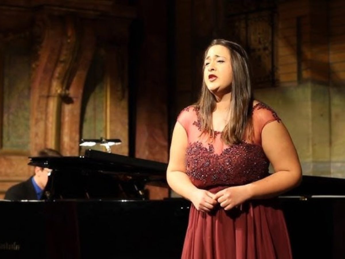 H Xαλανδραία Νεφέλη Κωτσέλη σε μεγάλη συναυλία ορχηστρών και χορωδιών