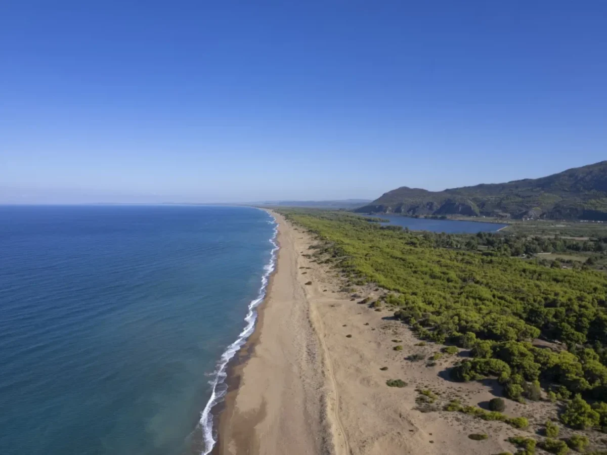 Hλεία: Από 6 έγιναν 5 οι «απάτητες παραλίες» με τη νέα ΚΥΑ