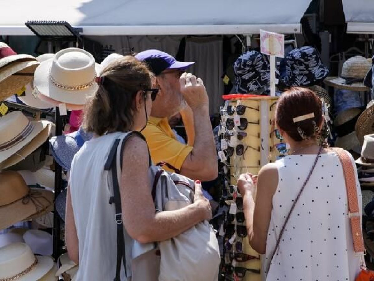 Kρήτη: Οι τουρίστες έρχονται με «μικρότερα» πορτοφόλια – Προσέχουν και το ευρώ