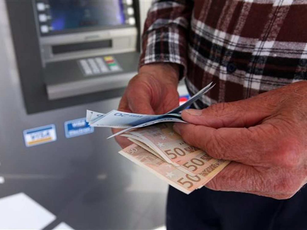 Nάξος: «Συναγερμός» για απομάκρυνση του μοναδικού ΑΤΜ από την Κόρωνο – Έντονες αντιδράσεις (video)