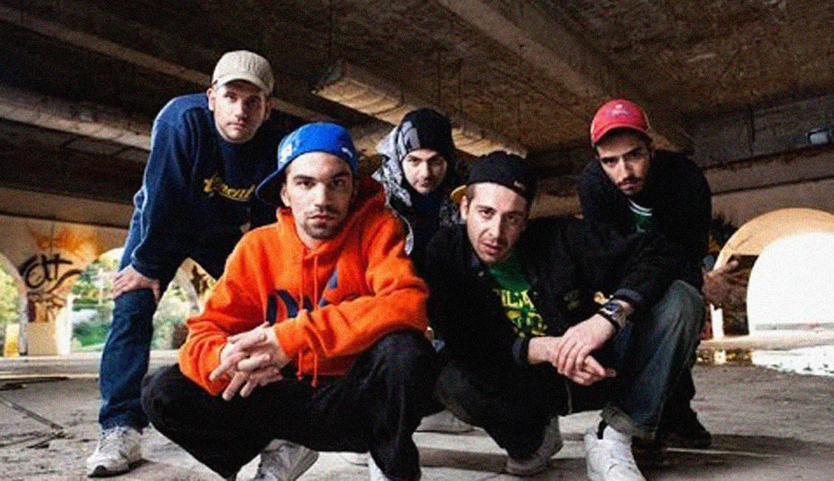 O-mikros-kleftis-Live-stin