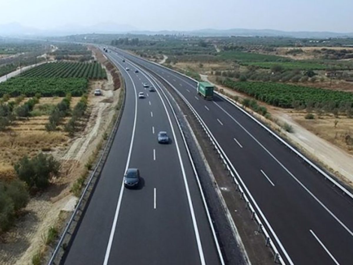 Oδηγούσε ανάποδα για 6,5 χιλιόμετρα στην Ιόνια Οδό – Είπε πως μπερδεύτηκε (video)