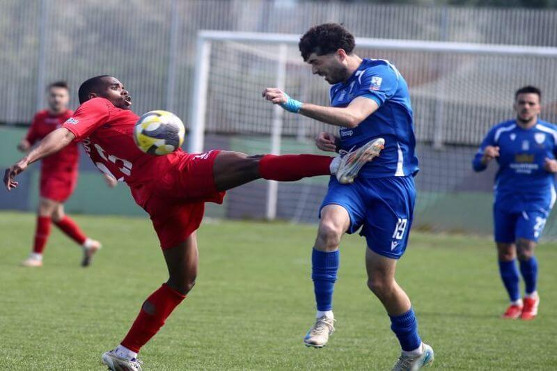Super-League-2-treno-sta