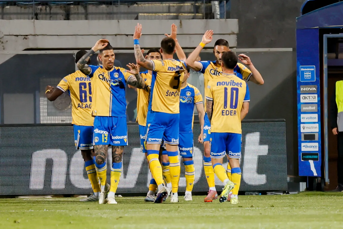 Super-League-niki-anasa-gia-ton