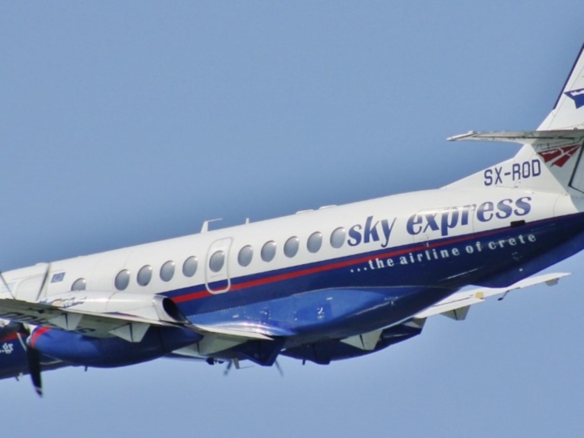 Μπαράζ ακυρώσεων πτήσεων λόγω κακοκαιρίας «Ερμίνιο» – Αδυναμία προσέγγισης στο αεροδρόμιο Ήφαιστος