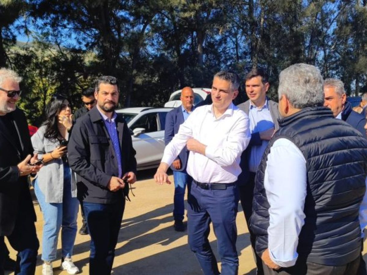 &Chi;&Alpha;&Nu;&Iota;&Alpha;: &ldquo;&Mu;&epsilon; &alpha;&sigma;&phi;ά&lambda;&epsilon;&iota;&alpha; &phi;&tau;&iota;ά&chi;&nu;&omicron;&upsilon;&mu;&epsilon; έ&nu;&alpha;&nu; &Beta;&Omicron;&Alpha;&Kappa; &alpha;&nu;&tau;ά&xi;&iota;&omicron; &tau;&eta;&sigmaf; &Kappa;&rho;ή&tau;&eta;&sigmaf;&rdquo; (&phi;&omega;&tau;&omicron;&gamma;&rho;&alpha;&phi;ί&epsilon;&sigmaf;)