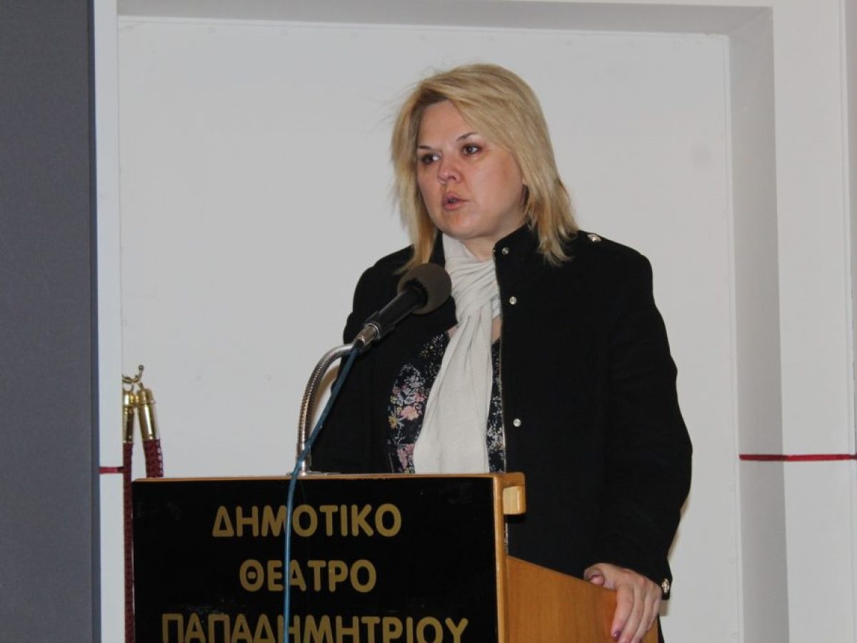 Χαλκίδα: Η κόντρα για τα δίχτυα στις παραλίες και η επιλεκτική επικοινωνία της Δημάρχου