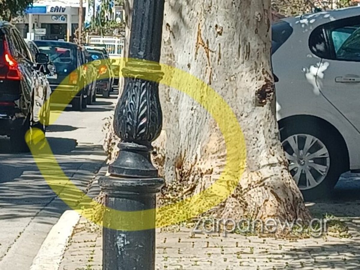 Χανιά | Επικίνδυνη κολώνα γέρνει έξω από σούπερ μάρκετ – Έτοιμη να πέσει πάνω σε περαστικούς | Photos