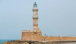 chania-gineka-epese-apo-ton-1