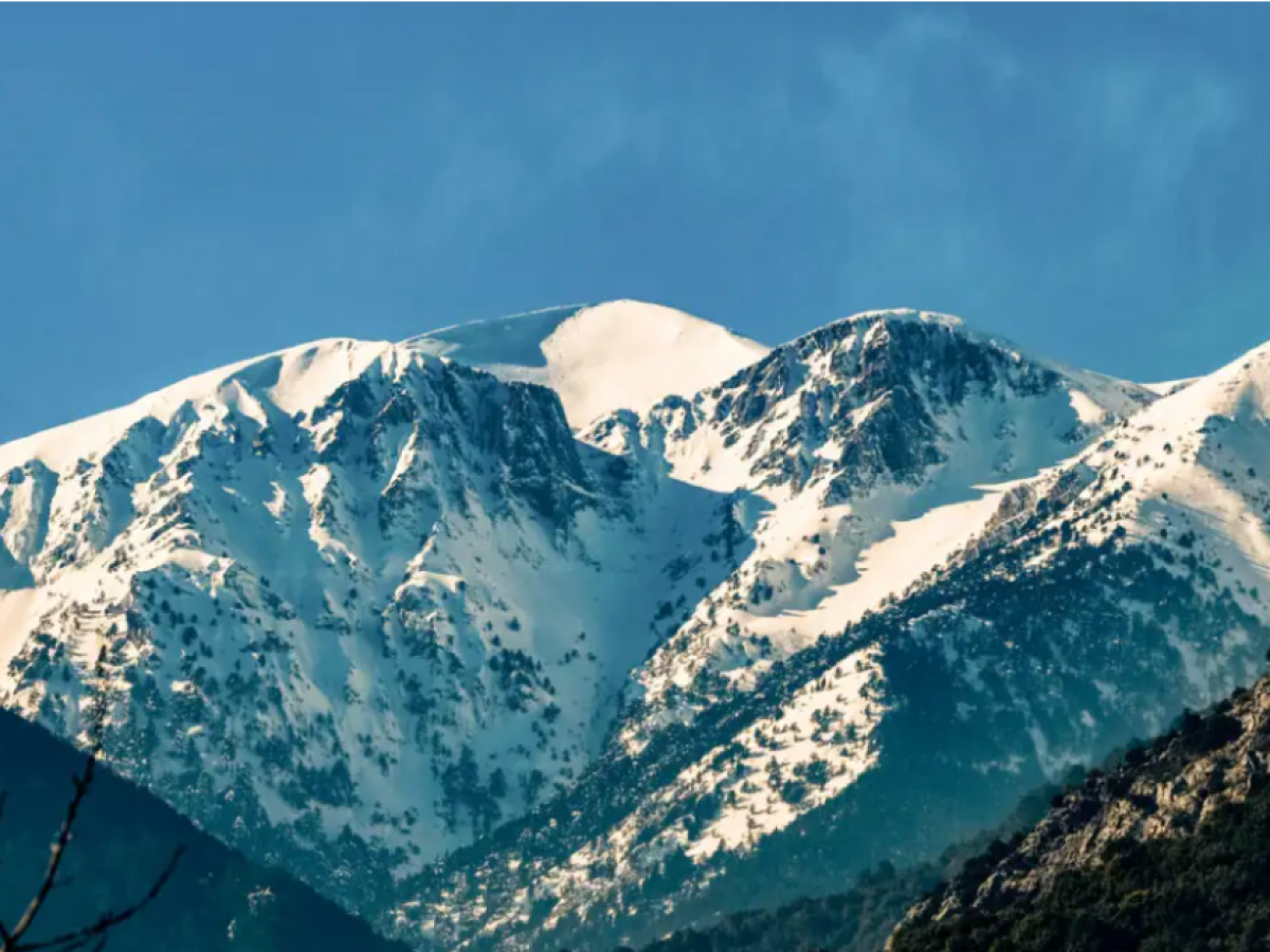 Χιόνια και χαμηλές θερμοκρασίες στη Βόρεια Ελλάδα στην «καρδιά» της άνοιξης