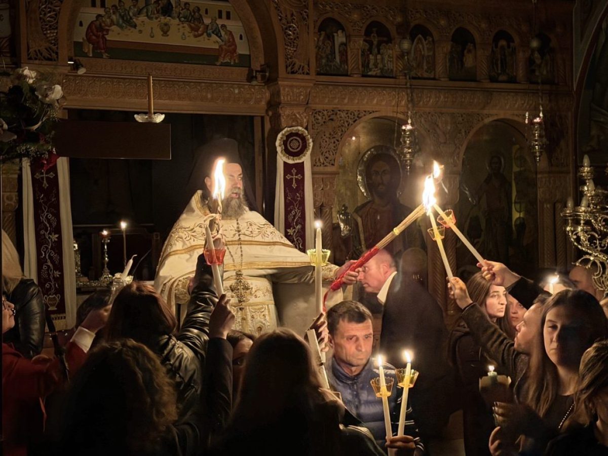 ΧΡΙΣΤΟΣ ΑΝΕΣΤΗ-Aναστάσιμη Κατάνυξη στον Ιερό Μητροπολιτικό Ναό Αγ.Δημητρίου-Μήνυμα Ιεροθέου(βίντεο)