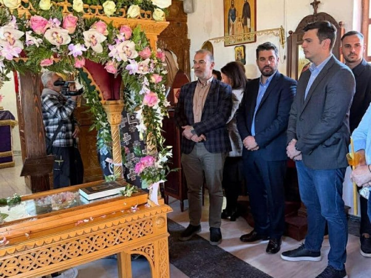 ΧΑΝΙΑ: Εντονα φορτισμένο συγκινησιακά το κλίμα στην περιφορά του Επιταφίου στο Νοσοκομείο (φωτογραφίες)