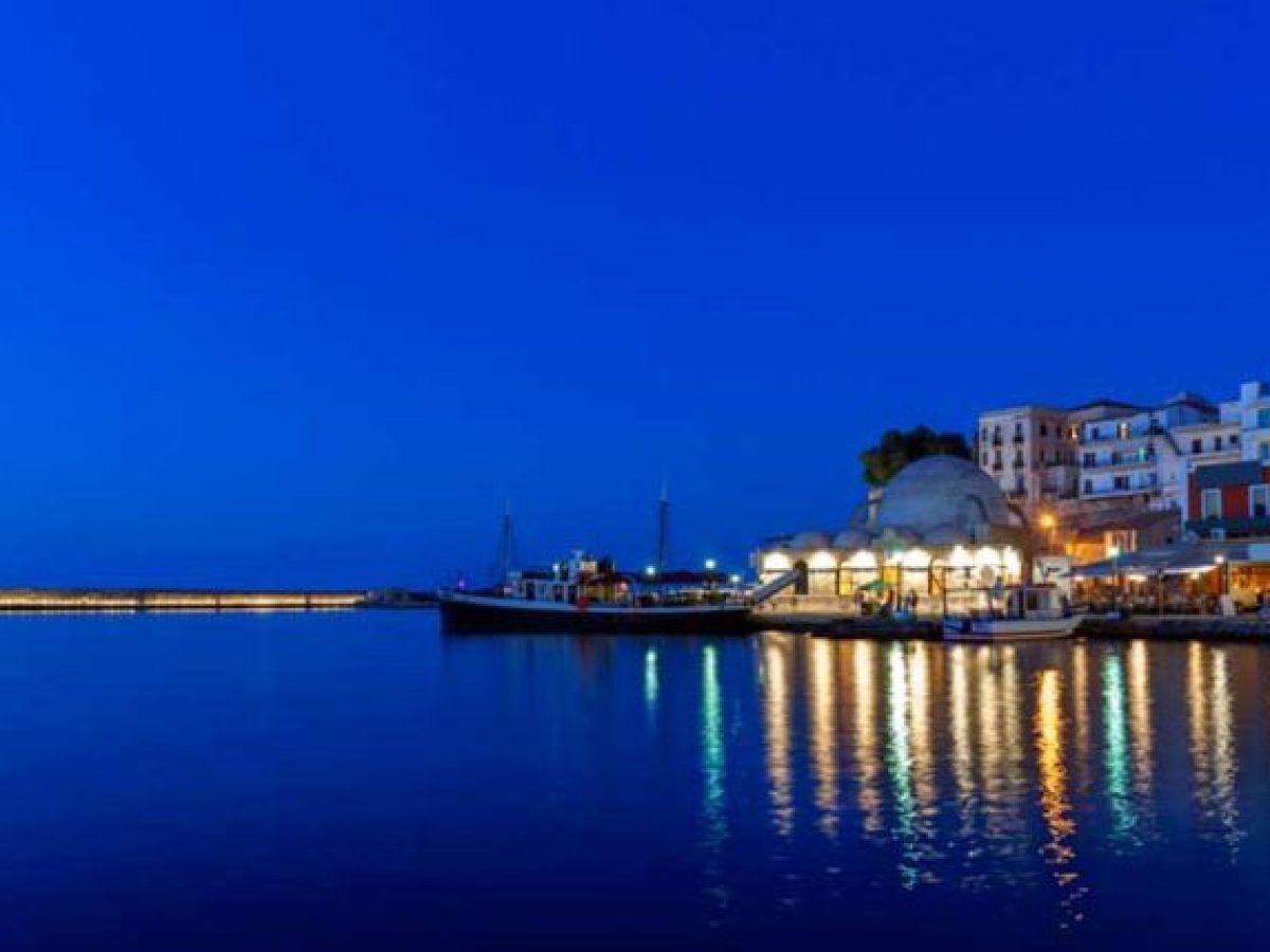 ΧΑΝΙΑ: Τουρίστρια τραυματίστηκε στο λιμενοβραχίονα του Ενετικού Λιμανιού