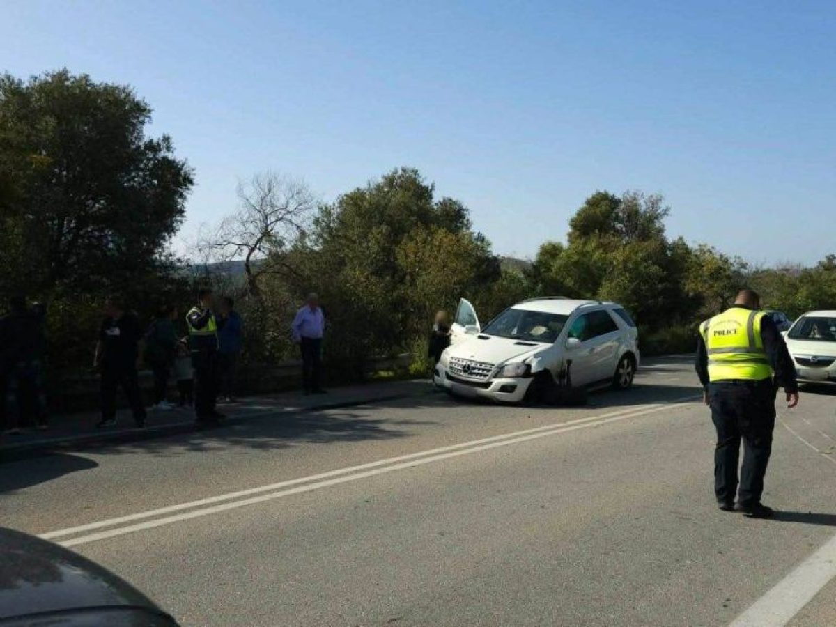 ΧΑΝΙΑ: Τροχαίο με δύο τραυματίες στον Άγιο Ραφαήλ (φωτογραφίες)