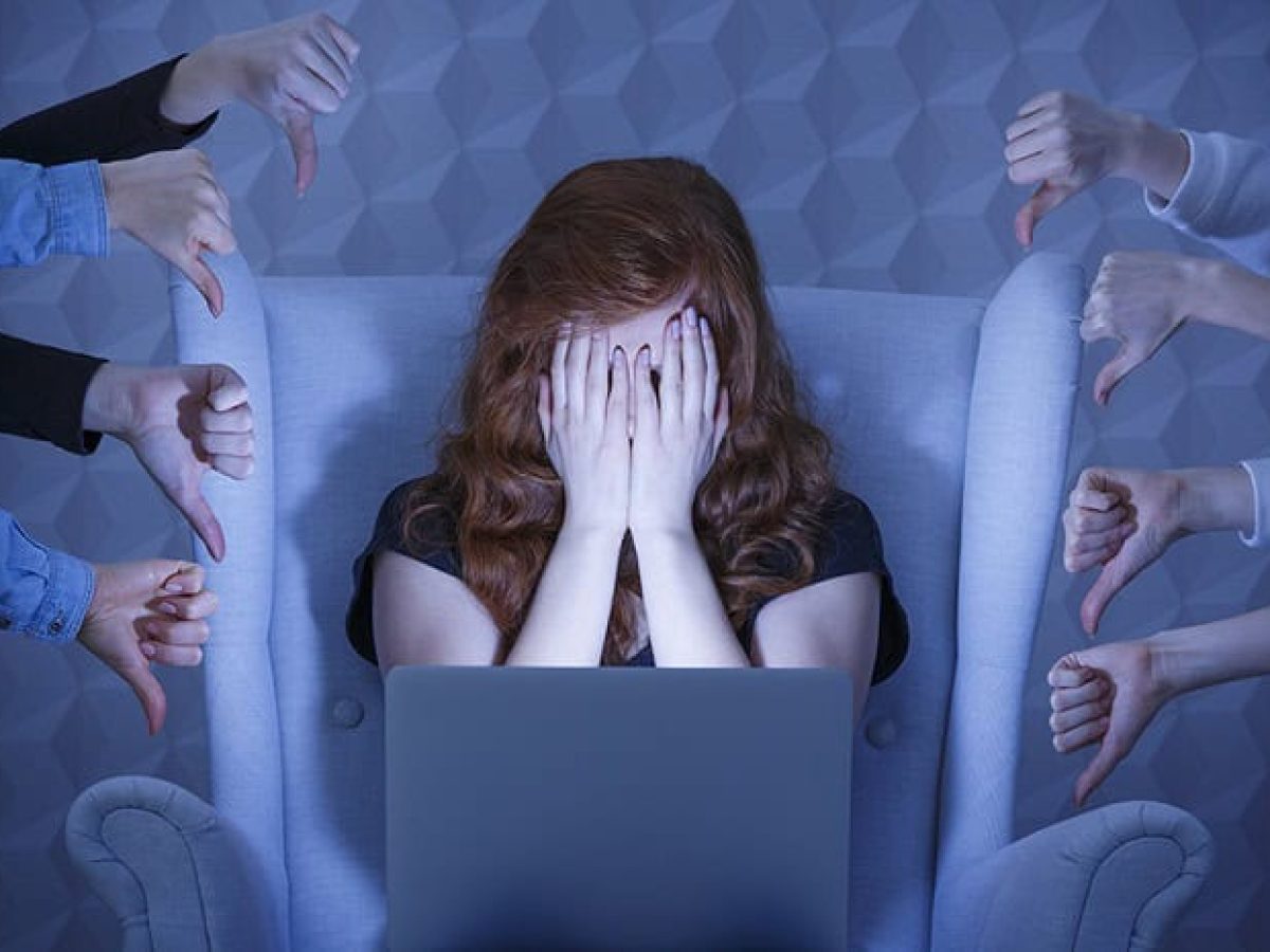 Δέκα ερωτοαπαντήσεις σχετικά με το τι θα ισχύει από 1η Ιανουαρίου 2027 για τα social media