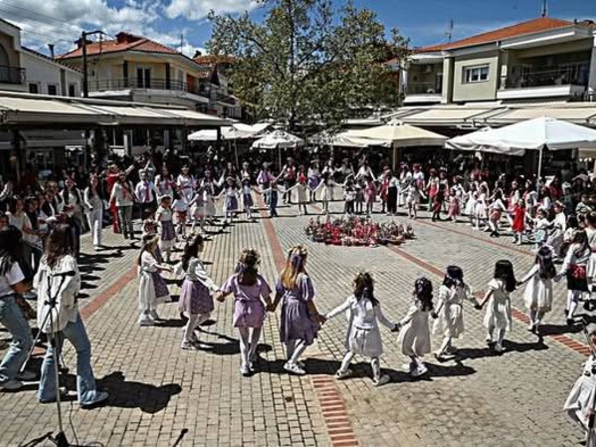 Δεσκάτη: Kαι φέτος το έθιμο των Λαζαρίνων το Σάββατο του Λαζάρου
