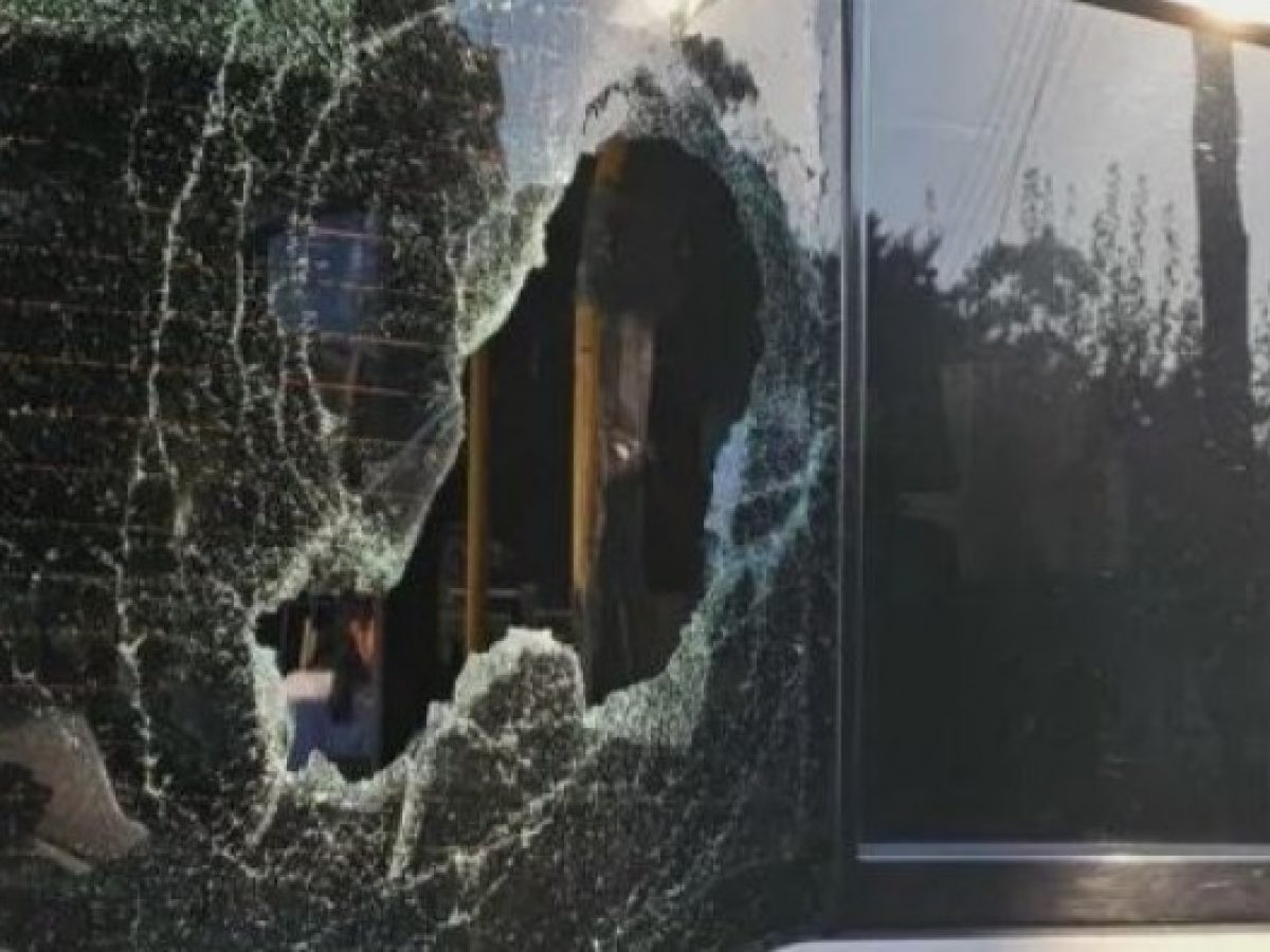 Διδυμότειχο: Ανήλικος έκλεψε δύο καταστήματα, σπάζοντας τζαμαρία – Είχε συλληφθεί όταν έκλεψε μαχαιρώνοντας ιδιοκτήτη περιπτέρου