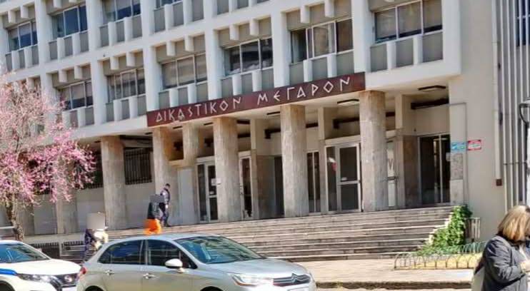dikastiki-ipallili-diori-diakopi-ergasion-2