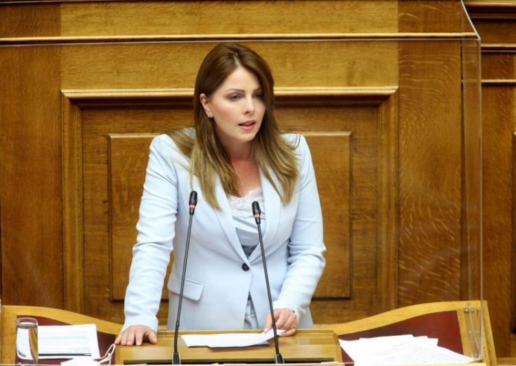 dilosi-tis-katerinas-papakosta-–