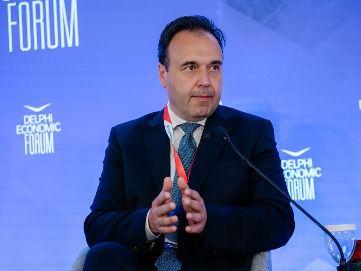 Δημήτρης Παπαστεργίου: Νέο πλαίσιο για τα social media-Υποχρεωτική επαλήθευση ηλικίας έως το 2027