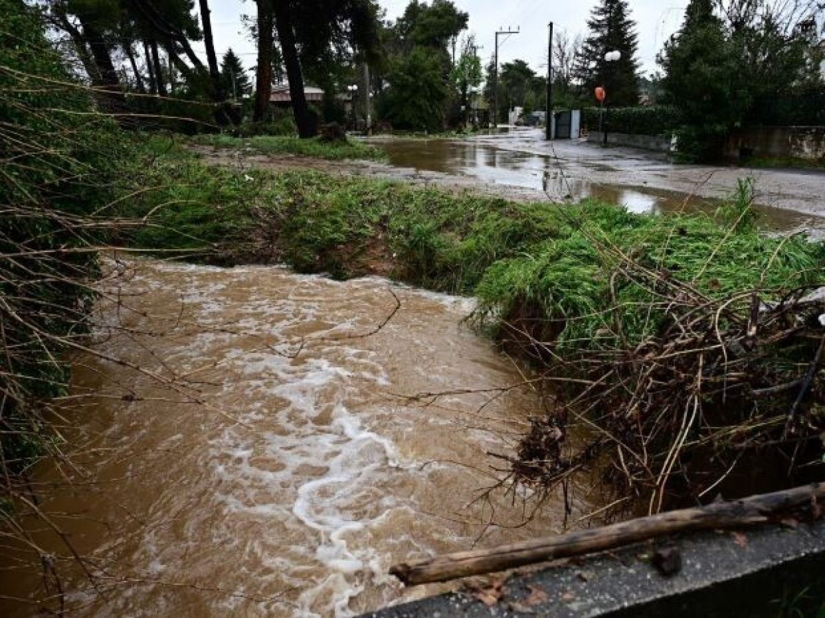Δήμος Διονύσου: Σοβαρές ζημιές και απεγκλωβισμοί από οχήματα