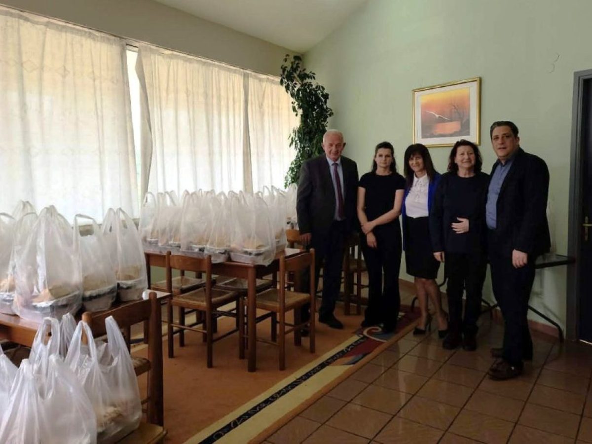 Δήμος Ήλιδας: Προσέφερε γεύμα το Πάσχα σε όσους έχουν ανάγκη