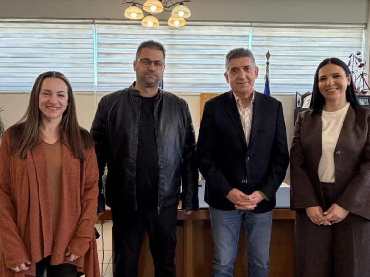 &Delta;&upsilon;&tau;&iota;&kappa;ή &Alpha;&chi;&alpha;ΐ&alpha;: &Omicron;&rho;&kappa;&omega;&mu;&omicron;&sigma;ί&alpha; &tau;&rho;&iota;ώ&nu; &nu;έ&omega;&nu; &delta;&eta;&mu;&omicron;&tau;&iota;&kappa;ώ&nu; &upsilon;&pi;&alpha;&lambda;&lambda;ή&lambda;&omega;&nu;