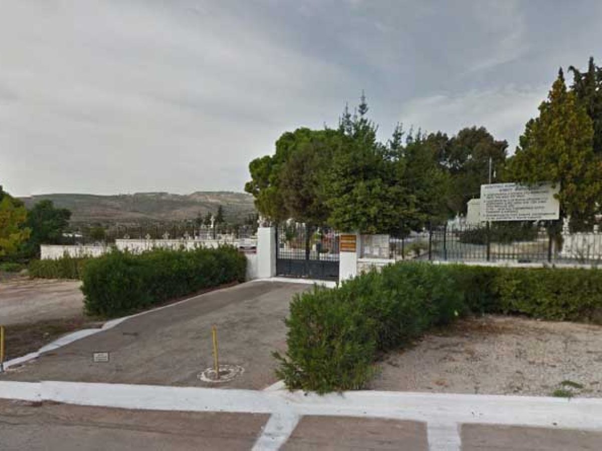 Έκλεψαν και βανδάλισαν τάφους σε Νέα Μάκρη & Μαραθώνα!