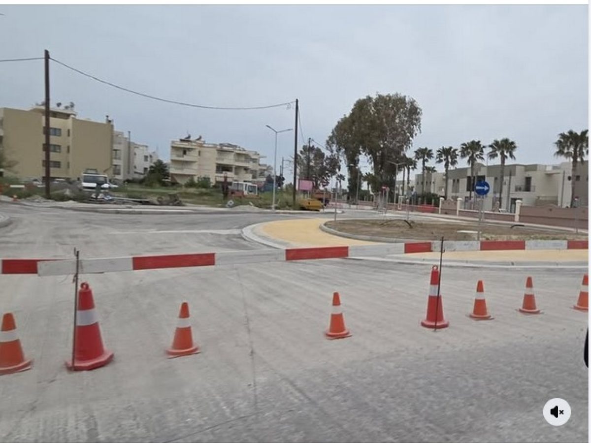 Πέτρος Πετρής: Ρίχνουν άσφαλτο στον κόμβο της μαρίνας χωρίς υπόβαση & βάση οδοστρωσίας 20εκ. όπως προβλέπει η μελέτη…