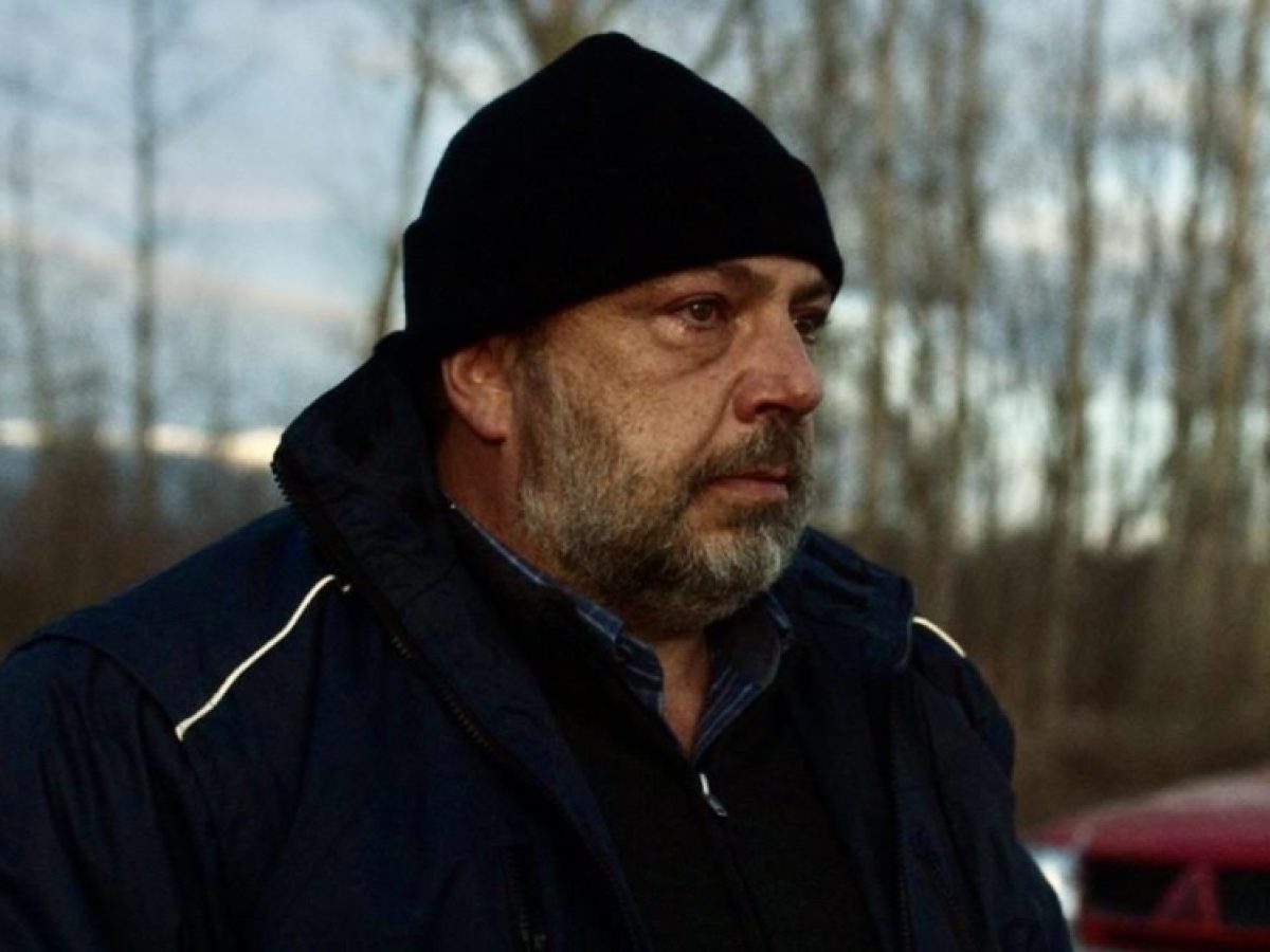 “Πίσω από τις θημωνιές”: Ένα δραματικό κοινωνικό θρίλερ που δοκιμάζει τον θεατή