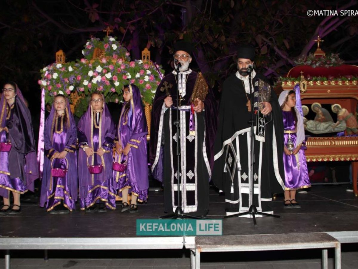 Σε κλίμα βαθιάς συγκίνησης & ευλάβειας η Περιφορά των Επιταφίων στο Ληξούρι: Η Μεγάλη Παρασκευή ολοκληρώθηκε με φαναράκια ψηλά στον ουρανό (βίντεο – εικόνες)