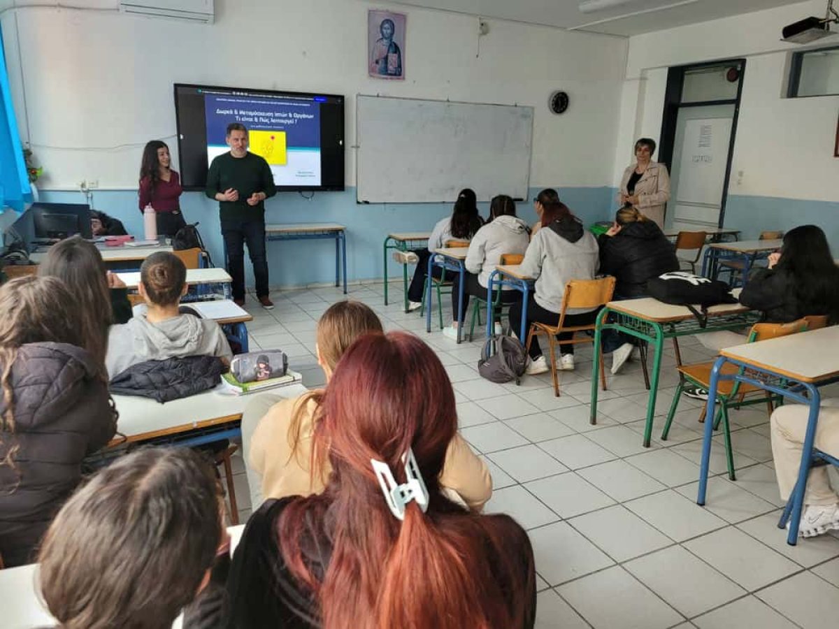 Από την ενημερωτική δράση για τη δωρεά οργάνων στο ΕΠΑ.Λ. Καλύμνου από το Γραφείο Πρόληψης & Αγωγής Υγείας του Νοσοκομείου