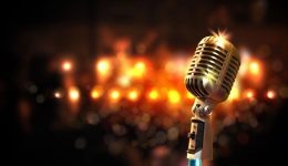 divΑpo-tin-taxi-sti-skini