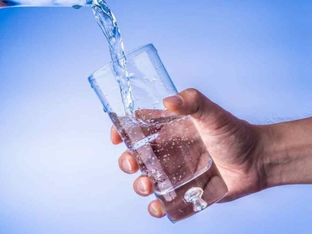 Δώδεκα Δήμοι της Αττικής Αντιδρούν στις Αυξήσεις Τιμολογίων Νερού έως 33%