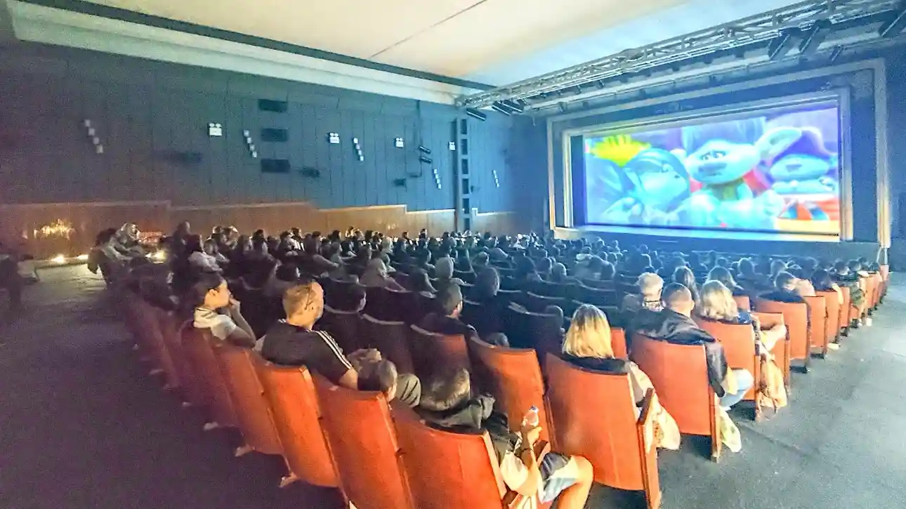 dorean-pediko-sinema-ston-&Alpha;spropirgo